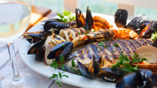 Charter a Boat for an Evening at Cap’s