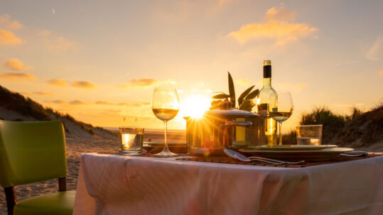 Charter a Boat to Enjoy Waterfront Dining
